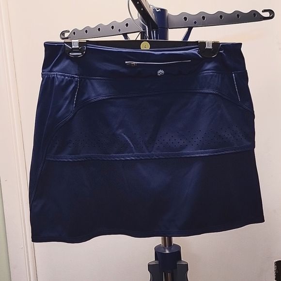 Active Sport Skirt - Picture 2 of 8